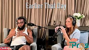 Pieni 18+ brunette urheilutoimittaja Katie Kush jää kiinni kovassa mustavalkoisessa kolmen kimassa isoilla mustilla kyrvillä, peräsuolen nuolulla ja squirtilla