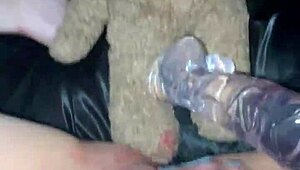 virgin 18yo saudi amateur in los angeles first time deep masturbation with huge glass dildo wet tight pink pussy kinky fetish