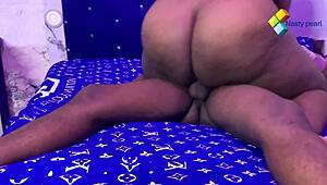 Ей виж тая ебонеска голяма путка язди съседското чудо кур с кремпай и крясъци