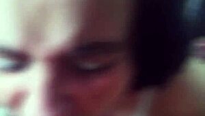 Gostosa magrinha with short hair extracts cum from moreno