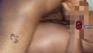 Какво става, като двама любовници сложат скрита камера за яко чукане с голям кур и мокра стегната путка?