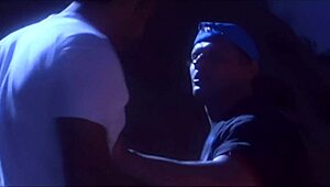 Hannah Harper kaže da je potpuna prljava milf spremna za duboko analno jebanje i širenje