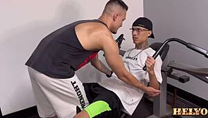 Mc lets his funkeira girlfriend workout but she ends up giving pussy to the personal trainer!