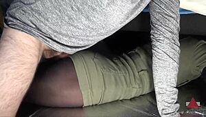 Я дала жесткий минет жопой и трах ногами, спустив прекум на зеленые шортики