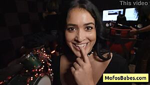 i'm like distracted sound engineer, nia bleu seduced me for blowjob