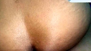 quieres ver como esta zorra colombiana con culo grande monta verga chiquita?