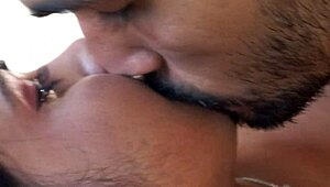 Секси чернокожа тийн 18+ кукла Ханиф ПК гълта Суомасовия чудовищен хуй дълбоко, после язди в догги до сперма в путката 😍🔥