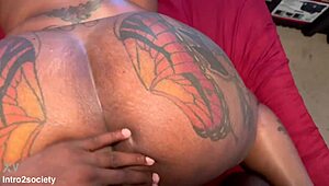 yo big booty country milf shakes that fat ass for bbc