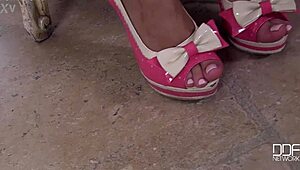 Czech Girl's Legs and Feet Fetish Casting Exposed!