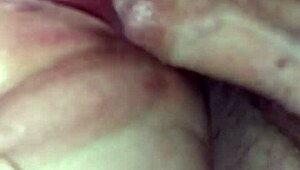 Dickes Ebony-Babe nimmt 25cm BBC tief im interrassialen Arschfick