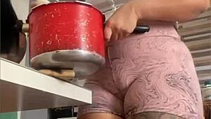 Swollen pussy closeup flashes her bbw exhibitionist folds