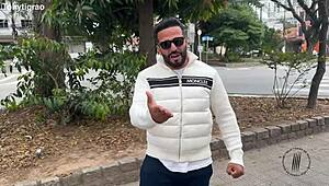 trailer arată pizdă roz udă în cadă albă, gata de anal dur cu creampie