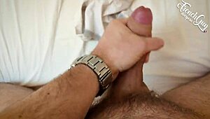 Mec français τραβάει τεράστιο πούτσο σε βρώμικο roleplay pov με τσούλα