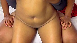 Колежанска двойка пропуска час за валентинско хардкор ебане