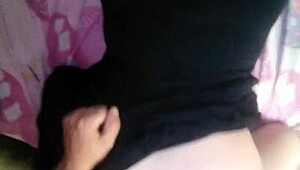 me coge en cuatro en el cuarto de mis primos con mi vestido levantado