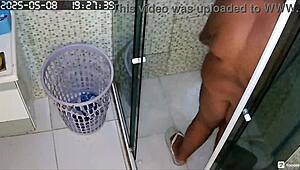hidden cam catches busty bbw neighbor shaving her huge wet pussy 😈🍑