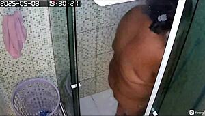 hidden cam catches busty bbw neighbor shaving her huge wet pussy 😈🍑