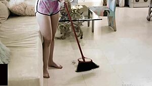 Keira Croft hooks up with Jessy Jones in raw reality scene