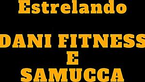 cozinhando e metendo no cuzinho dela enquanto ela geme alto