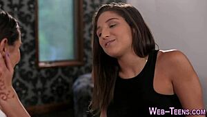 hej prsatá 18+ teenka chceš se nechat olíznout po prstění?