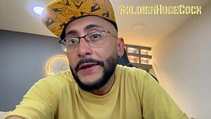 Hej, njeni uporabniki obožujejo gledat, kako sesa kurca in lize rit