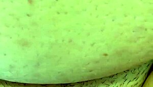 Mokra cipka mokrej przyjaciółki żony ostro wyruchana podczas gdy mąż na dole zdradza