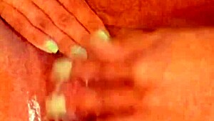 Latina licks pussy and clit in hot cunilingus.