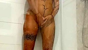 ughh i'm so horny in the shower i gotta use my dildo now 😩💦