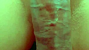 Willst du die Desi-College-Schlampe close-up Fotze reiben bis Orgasmus sehen?