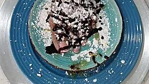 oh god bon appetit these black feet i wanna lick em all day!!