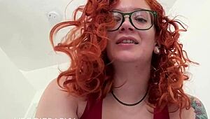 扶她姨妈度假偷指屁眼然后猛假屌全家禁忌