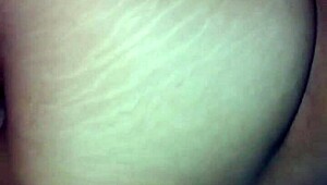 me la chupa rico mientras vemos series con su verga enorme