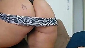 ja pensou em leitar nela enquanto ela se masturba e exibe tudo?