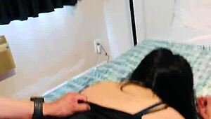 cogiendo esta casada curvy en fishnets skirt mientras su esposo viaja