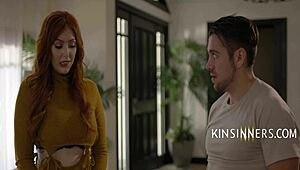 Хваната да се мастурбира? Мащехата Лорън Филипс моли Данте Коле да й напука големите цици и естествената задница догги