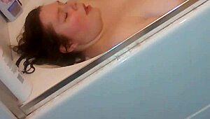 Gloria Dildos Fat Pussy In Steamy Bathtub Retro