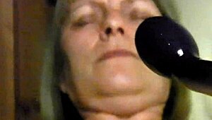 bold ass vibe sends housewife squirting in orgasm
