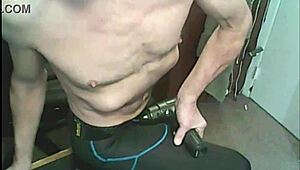 Wow, watch this skinny old babe stretch bound in tight leggings with massage gun!