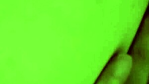 omg this milf edges her big tits to explosion 😍💦