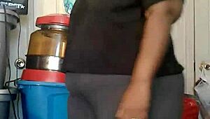 Dominican housewife shows off her nasty juicy ass