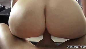 Dołączam do dzikiego gangbangu z Cory Chase na afrykańskiej ranczo orgii