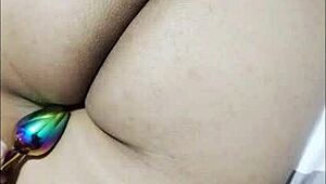 Verdammt, perverses Bedroom-Massieren dieser jungen 18+ Latina mit Riesen-Titten und schmaler 18+ Taille wird zu Yoga-Slap-Orgie