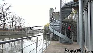 black haired bbw amateur takes huge bbc deep in her juicy ass 🍑🍆💦