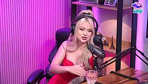 she moaned for two hotties oh yeah