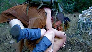 О боже, минетът на открито с големите цици на тъщата ме накара да разтворя обръснатата й путка... дълбоко гърло каубой после!!