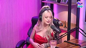 she moaned for two hotties oh yeah