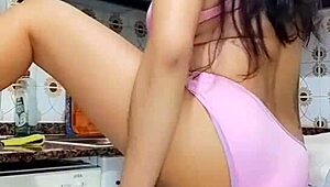 Blues shakes big ass sliding huge dildo deep inside