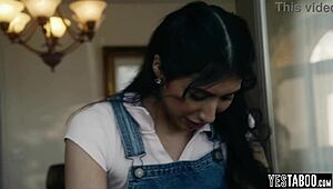 Wielka dupa latynoska nastolatka 18+ pasierbica jeździ potworem ojczyma na pieska po nagrodzie lizania cipki