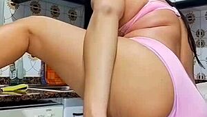 Blues shakes big ass sliding huge dildo deep inside