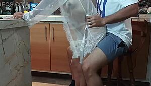 Se masturbez cu stepsis uitându-se la jetul meu uriaș?